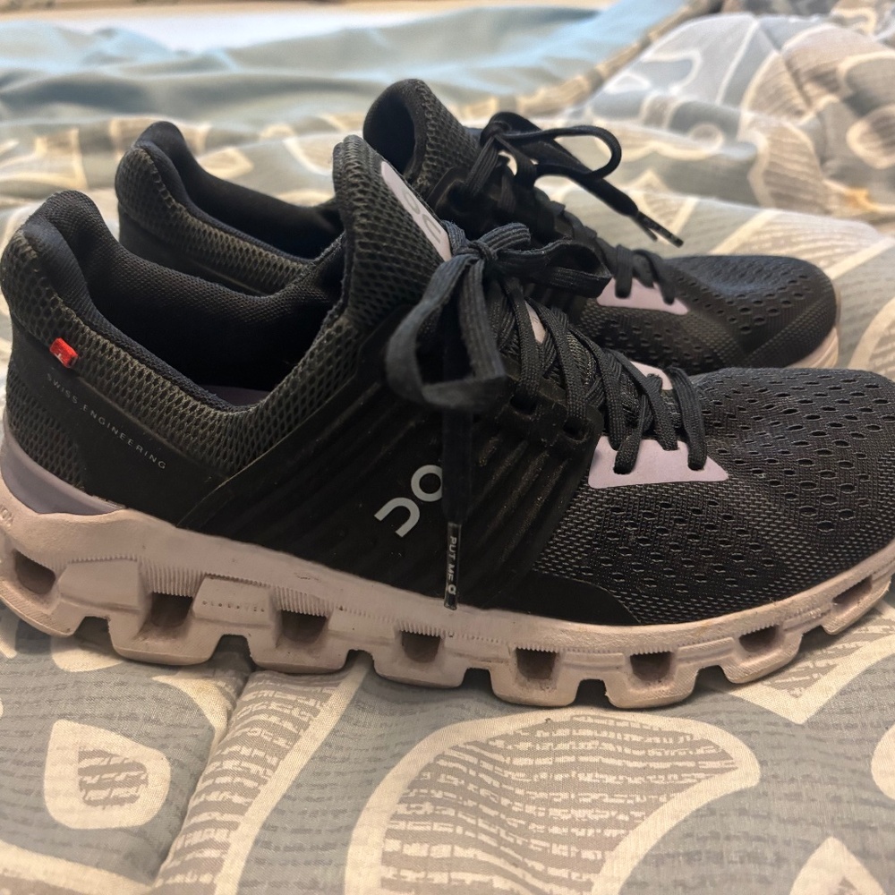 On Running womens sz 7.5 Black and lavender
